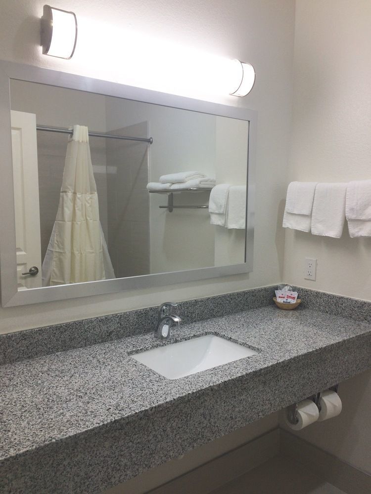 Scottish Inn & Suites - Conroe Ngoại thất bức ảnh