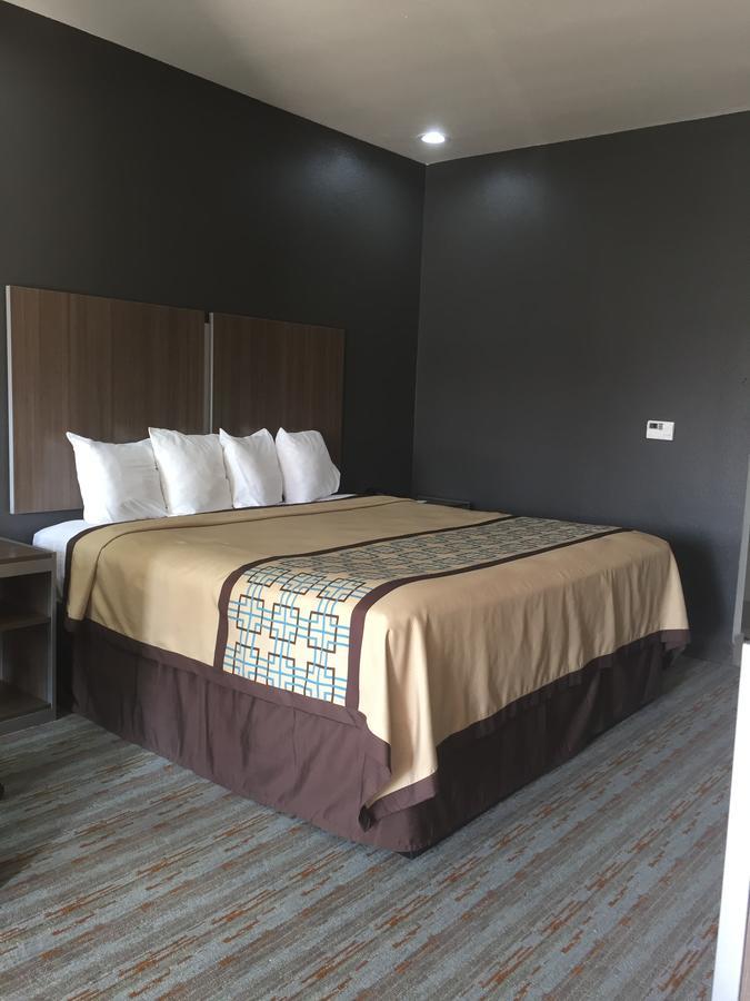 Scottish Inn & Suites - Conroe Ngoại thất bức ảnh